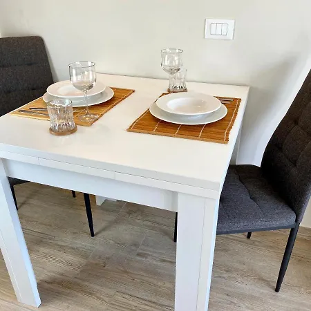 Bright Studio Apartment With Free Private Parking Meran Exterior foto